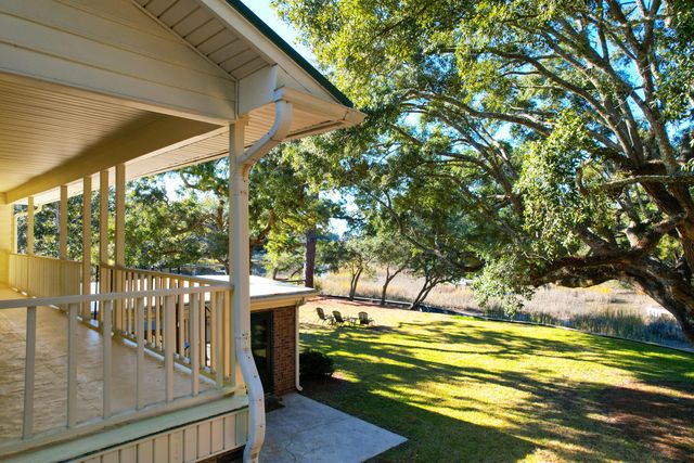 980 Fort Sumter Drive, Charleston, SC 29412