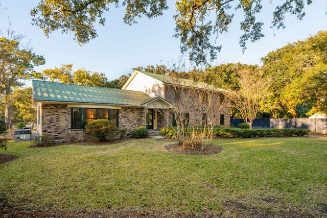 980 Fort Sumter Drive, Charleston, SC 29412