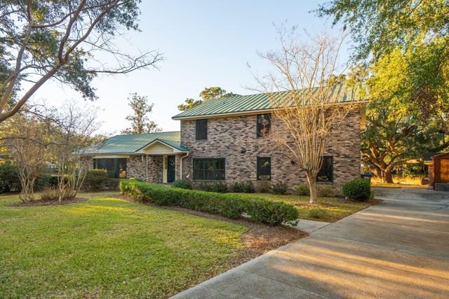 980 Fort Sumter Drive, Charleston, SC 29412