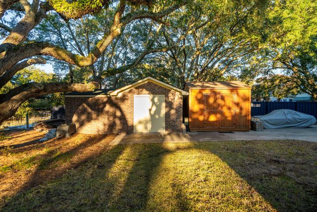 980 Fort Sumter Drive, Charleston, SC 29412