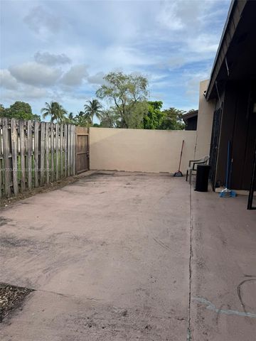 11405 SW 122nd Ct, Miami, FL 33186