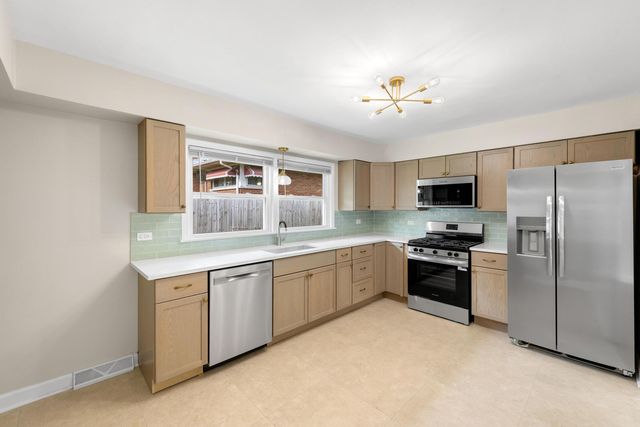 22548 Ridgeway Avenue, Richton Park, IL 60471