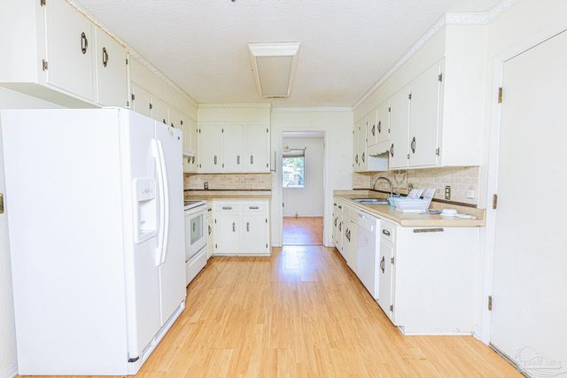 9825 Ginko Dr, Pensacola, FL 32506