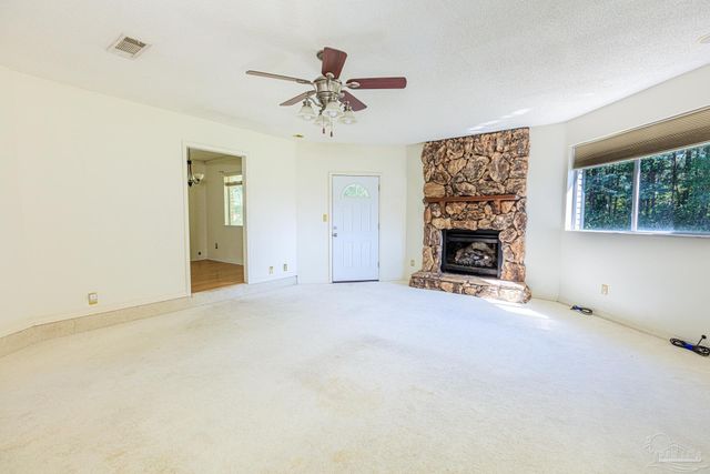 9825 Ginko Dr, Pensacola, FL 32506