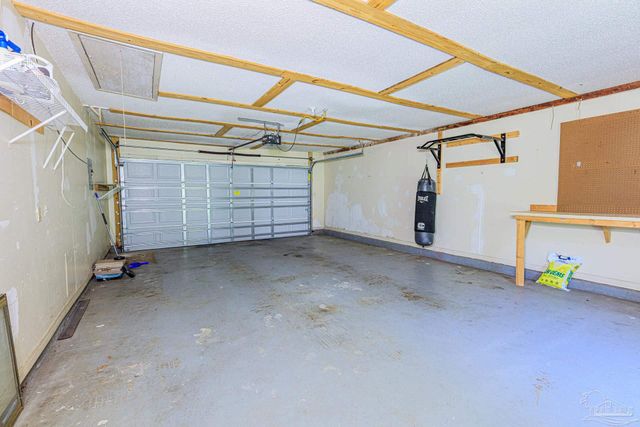 9825 Ginko Dr, Pensacola, FL 32506