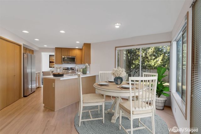 25746 SE 39th Street, Sammamish, WA 98029