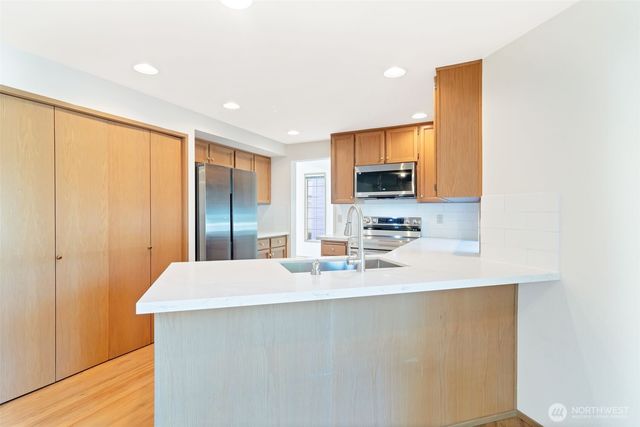 25746 SE 39th Street, Sammamish, WA 98029