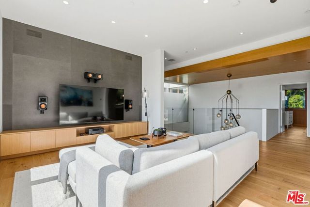 800 N Orlando Avenue, West Hollywood, CA 90069