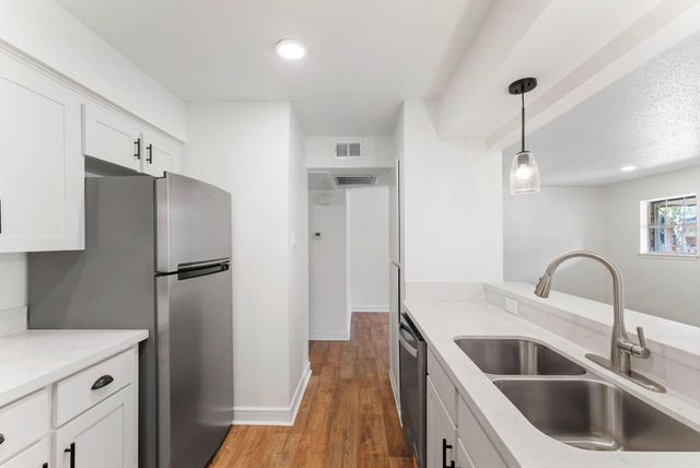 1016 E Tri Oaks Ln Unit 45 Lane 45, Houston, TX 77043