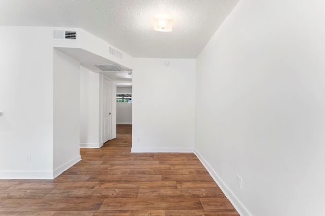 1016 E Tri Oaks Ln Unit 45 Lane 45, Houston, TX 77043
