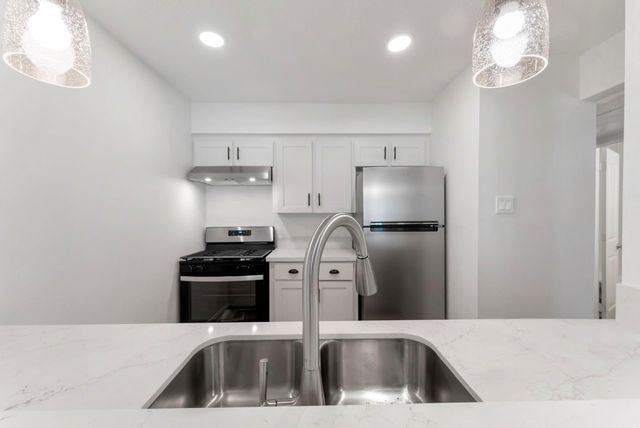 1016 E Tri Oaks Ln Unit 45 Lane 45, Houston, TX 77043