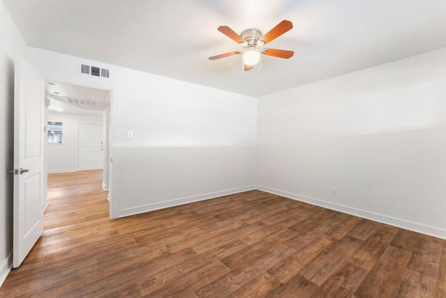 1016 E Tri Oaks Ln Unit 45 Lane 45, Houston, TX 77043