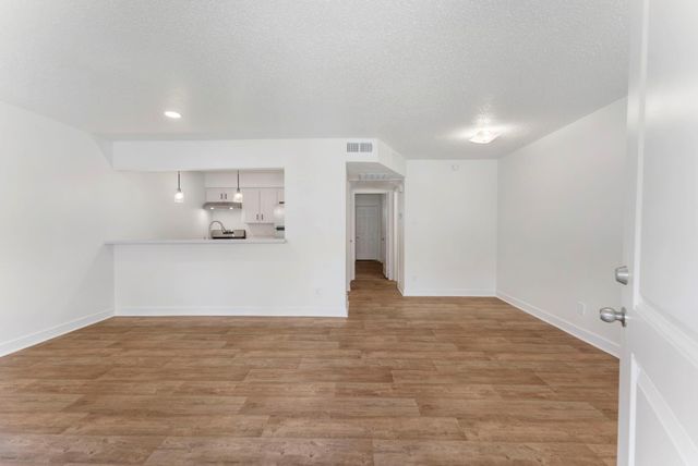 1016 E Tri Oaks Ln Unit 45 Lane 45, Houston, TX 77043