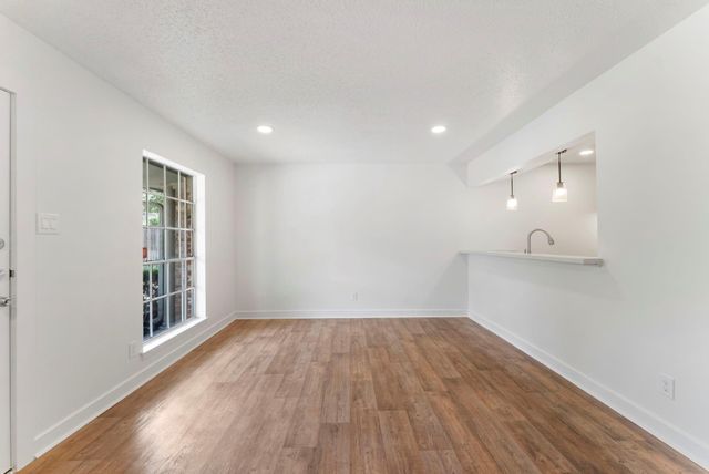 1016 E Tri Oaks Ln Unit 45 Lane 45, Houston, TX 77043