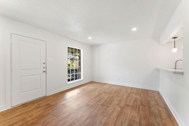 1016 E Tri Oaks Ln Unit 45 Lane 45, Houston, TX 77043