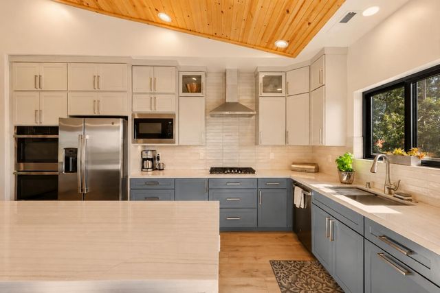 3321 Menominee Ct, Arnold, CA 95223
