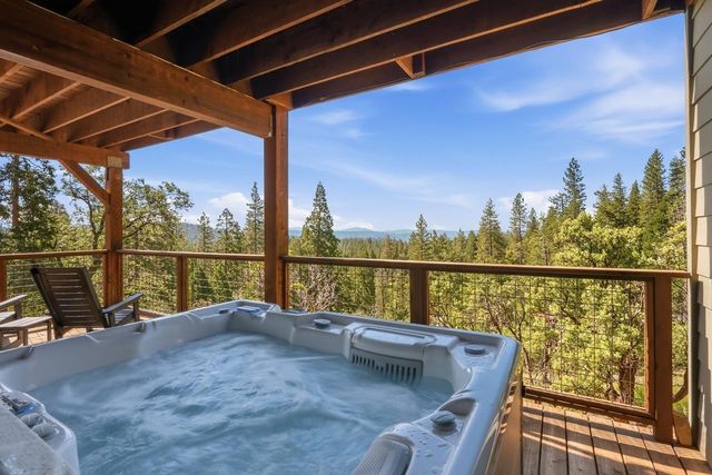 3321 Menominee Ct, Arnold, CA 95223