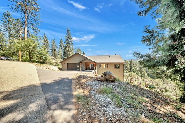 3321 Menominee Ct, Arnold, CA 95223
