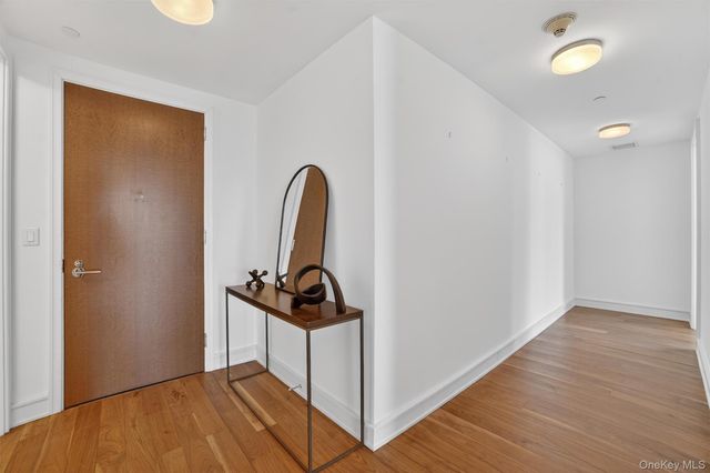 5 Renaissance Square 10G, White Plains, NY 10601