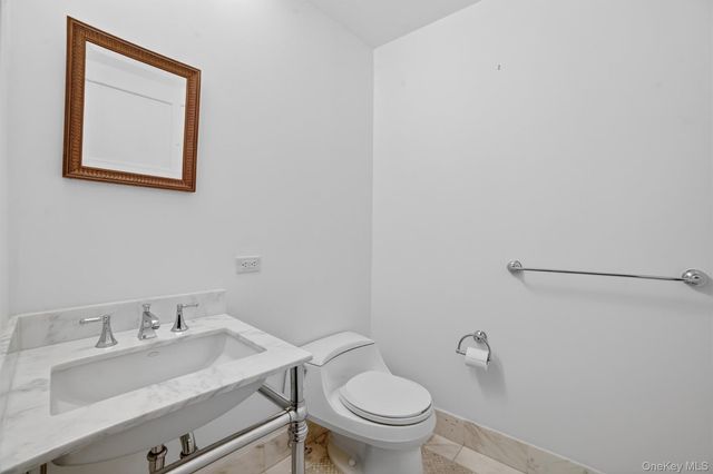 5 Renaissance Square 10G, White Plains, NY 10601