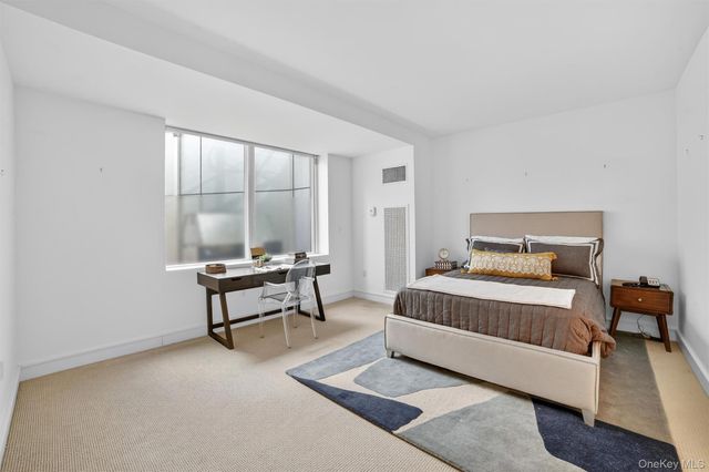 5 Renaissance Square 10G, White Plains, NY 10601