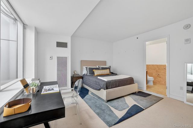 5 Renaissance Square 10G, White Plains, NY 10601