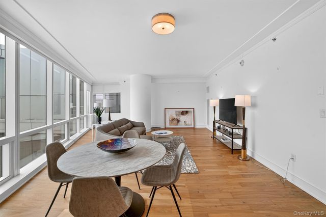 5 Renaissance Square 10G, White Plains, NY 10601