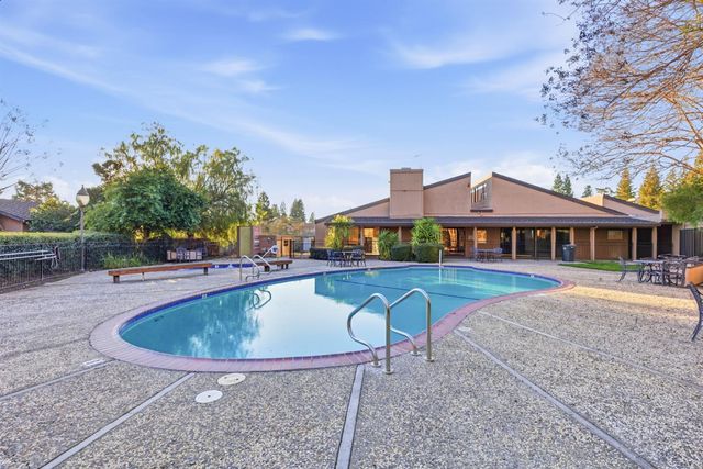 4138 Quiet Meadow Ct, Fair Oaks, CA 95628