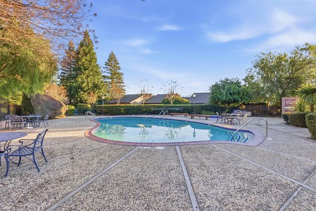 4138 Quiet Meadow Ct, Fair Oaks, CA 95628