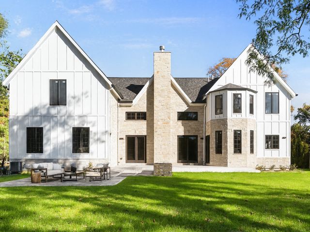 1921 Beechnut Road, Northbrook, IL 60062