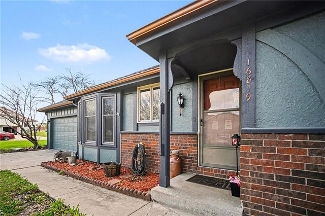 16819 Blaine Avenue, Belton, MO 64012