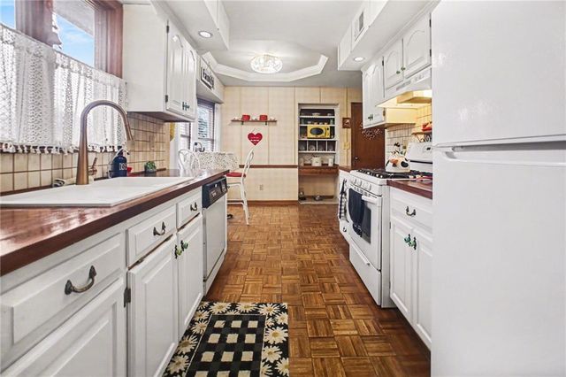 16819 Blaine Avenue, Belton, MO 64012