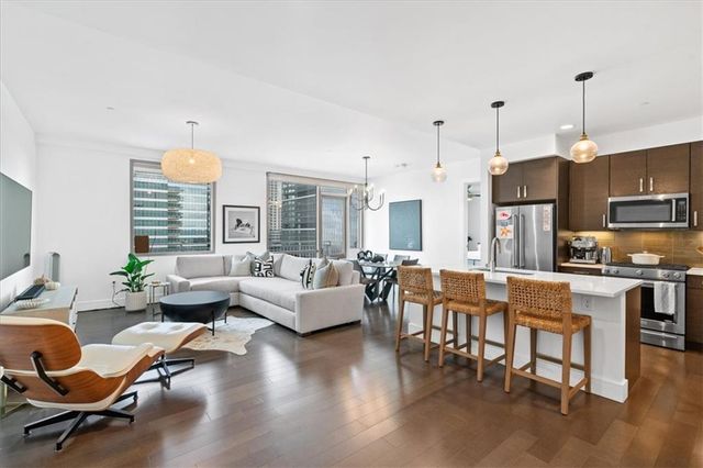 222 West Ave 1713
