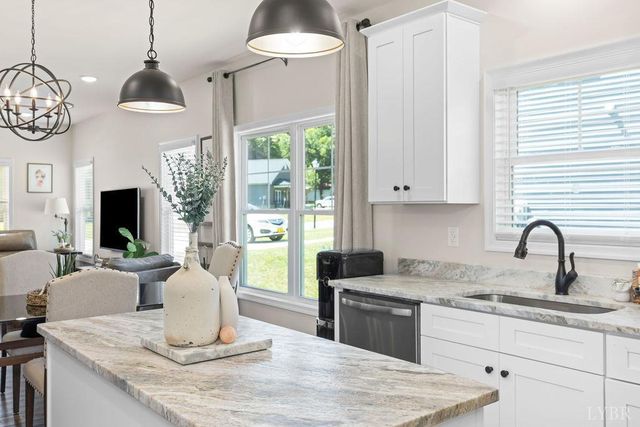 403 North Ave, Appomattox, VA 24522