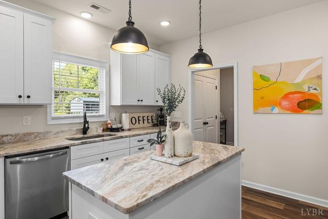 403 North Ave, Appomattox, VA 24522