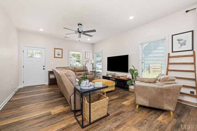 403 North Ave, Appomattox, VA 24522