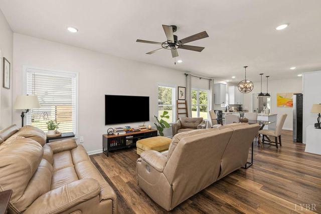 403 North Ave, Appomattox, VA 24522