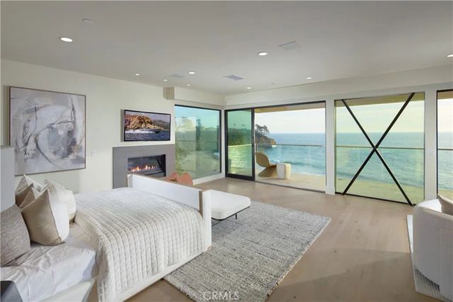 33 Bay Drive, Laguna Beach, CA 92651