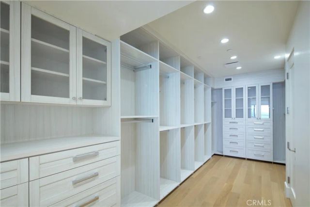 33 Bay Drive, Laguna Beach, CA 92651