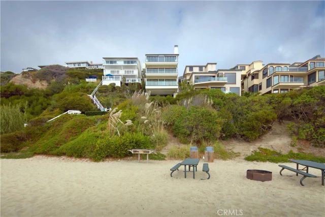 33 Bay Drive, Laguna Beach, CA 92651