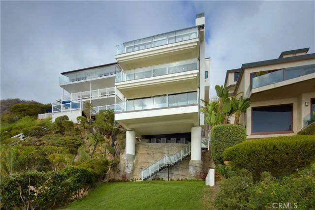 33 Bay Drive, Laguna Beach, CA 92651