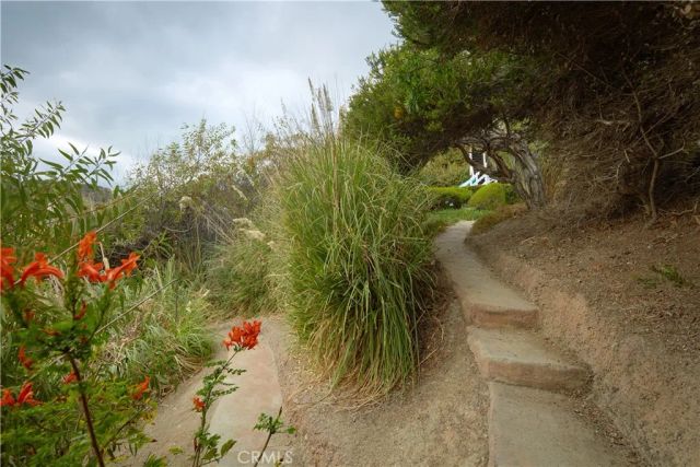 33 Bay Drive, Laguna Beach, CA 92651