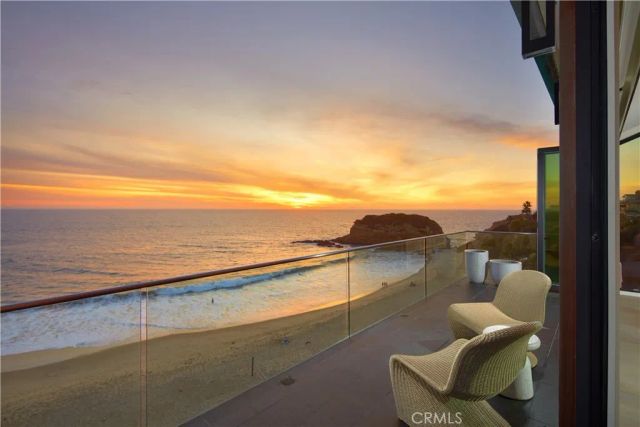 33 Bay Drive, Laguna Beach, CA 92651