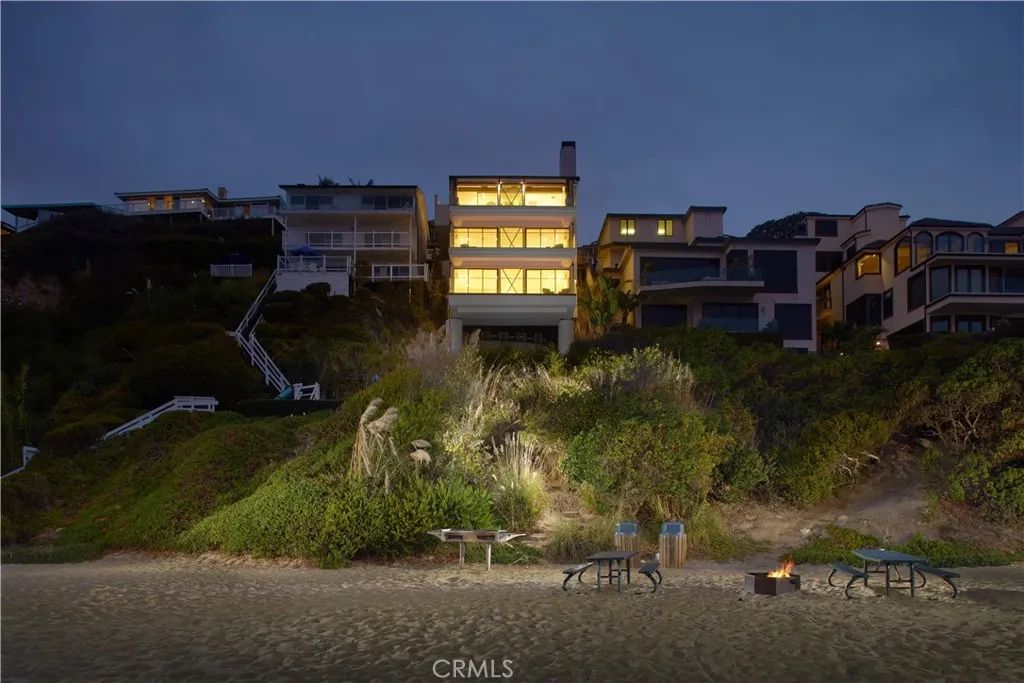 33 Bay Drive, Laguna Beach, CA 92651
