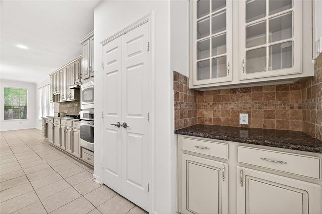 22 Westwinds Circle NE, The Woodlands, TX 77382