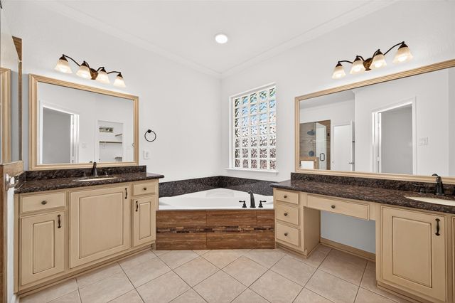 22 Westwinds Circle NE, The Woodlands, TX 77382