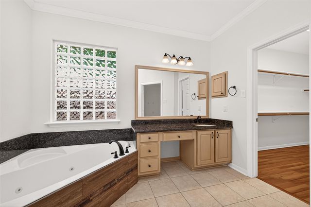22 Westwinds Circle NE, The Woodlands, TX 77382