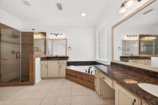 22 Westwinds Circle NE, The Woodlands, TX 77382