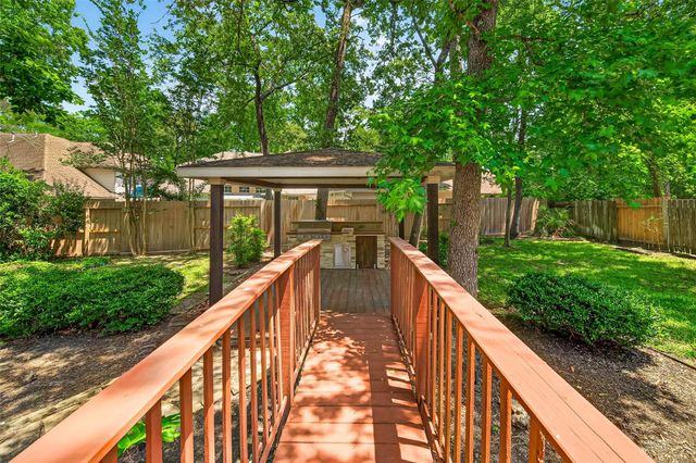 22 Westwinds Circle NE, The Woodlands, TX 77382