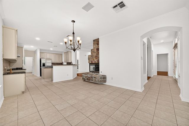 22 Westwinds Circle NE, The Woodlands, TX 77382